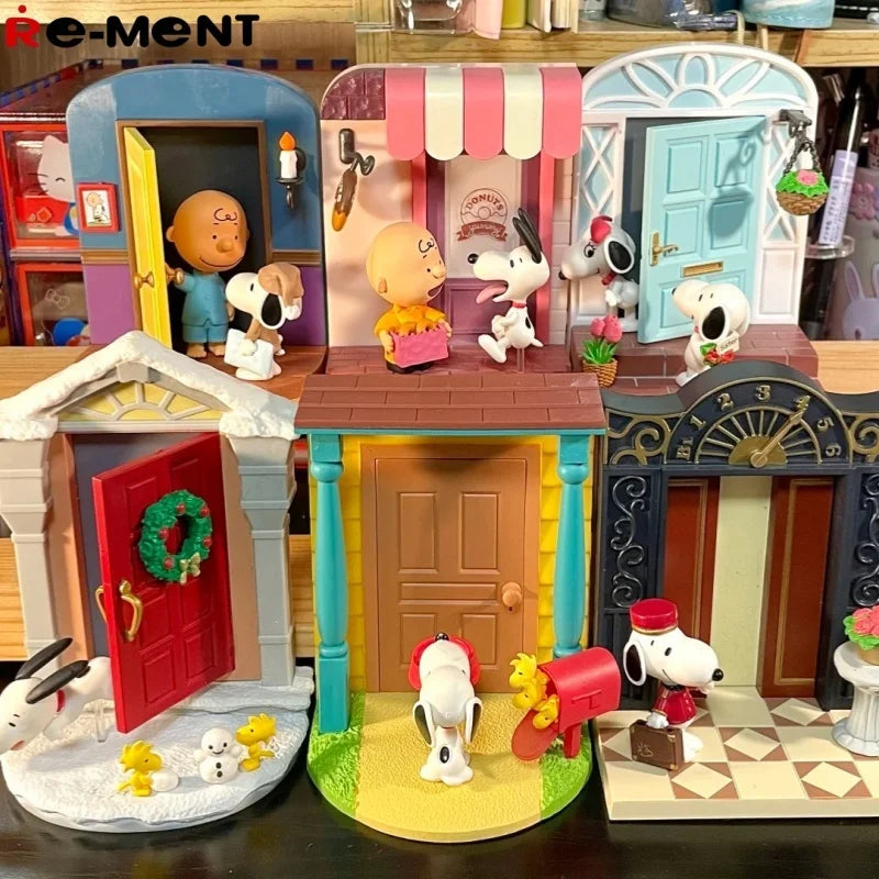 Genuine Re-Ment The Story of Snoopy's Gate Miniature Scene Blind Box Q Version Model Collectible Toys Super Cute Holiday Gifts