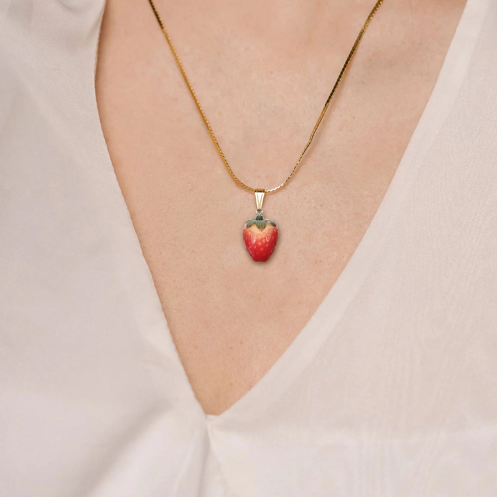 10pcs Strawberry Resin Jewelry Charms Pendant Earrings Keychain Accessories Fruit Decorations Crafting Supplies