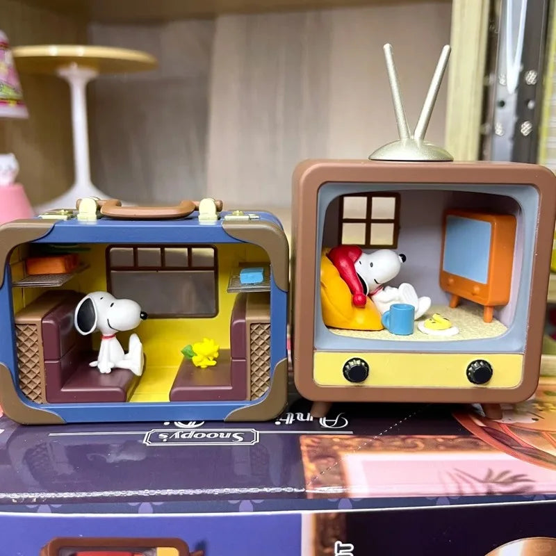 Re-Ment Peanuts Snoopy's Antique Diorama Miniature Model SNOOPY's Trunk Toys Collectible Ornaments Assembly Kids Blind Box Gift