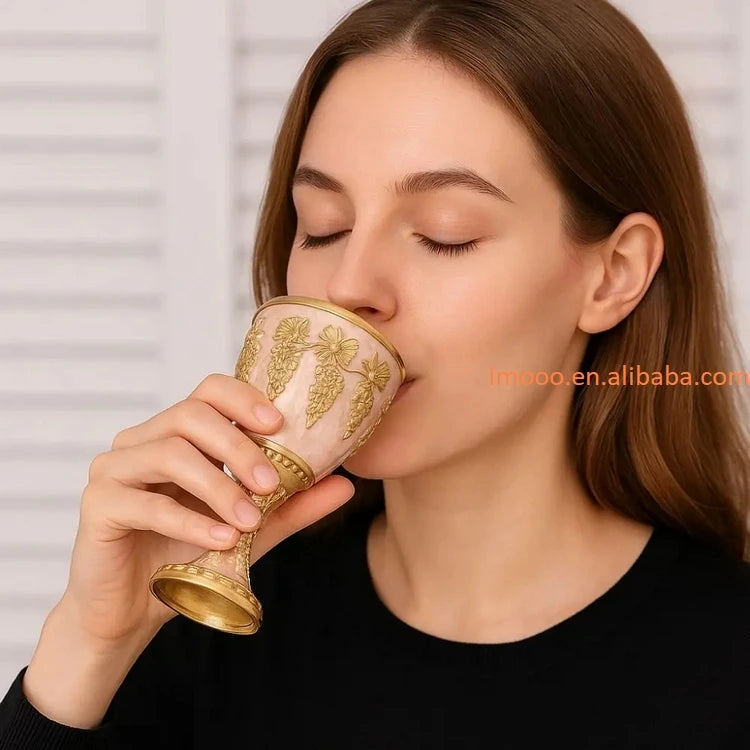 Factory Price Wine Glasses Spirits Cup Mini 30ml Vodka Goblet Retro Alloy Drinkware European Style Tableware Red Liquor Glass