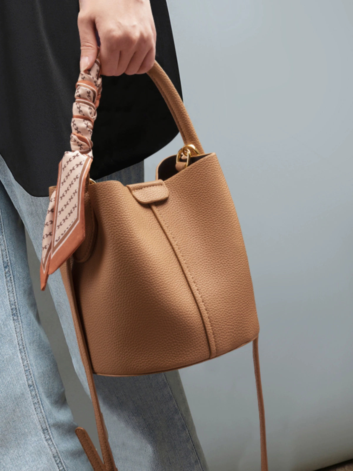 Hong Kong It Golinr 2024 New Bags Soft Leather Women's Bag Crossbody Bag Summer Fancy Handbag Bucket Bag