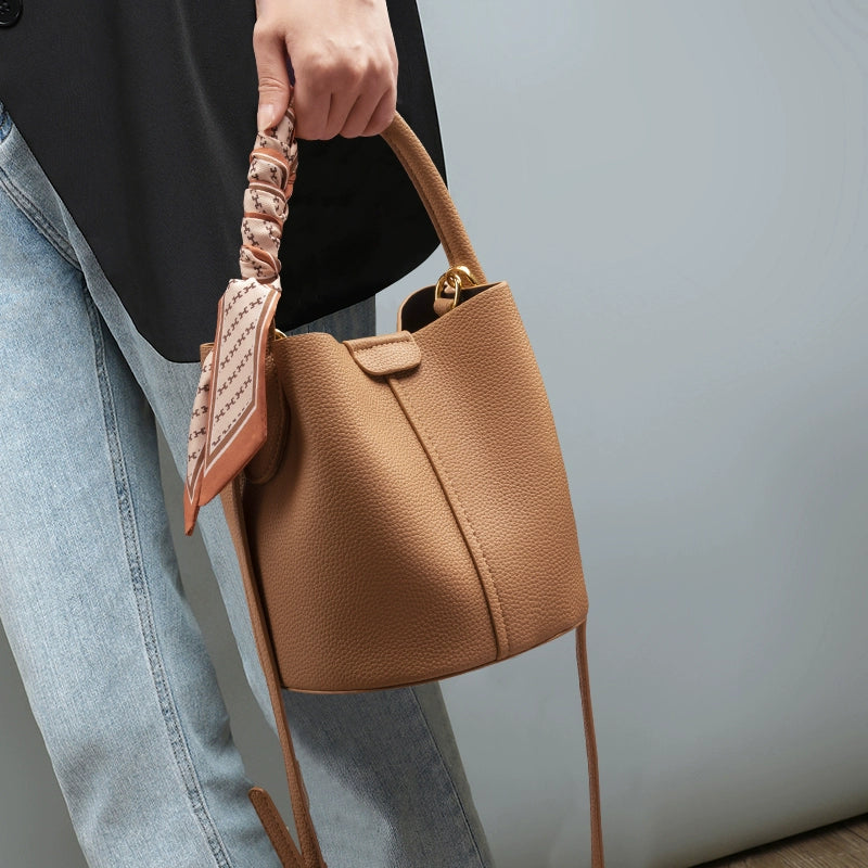 Hong Kong It Golinr 2024 New Bags Soft Leather Women's Bag Crossbody Bag Summer Fancy Handbag Bucket Bag