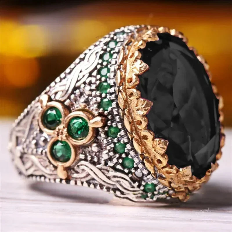 New Inlaid Emerald Men's Luxury Rings for Men Personality Retro Domineering Personality Ring To Attend The Banquet Party Jewelry