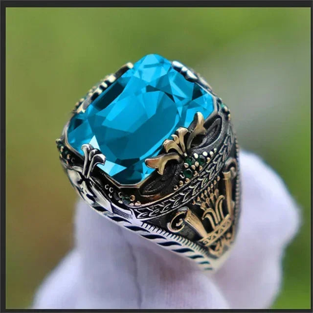 New Inlaid Emerald Men's Luxury Rings for Men Personality Retro Domineering Personality Ring To Attend The Banquet Party Jewelry