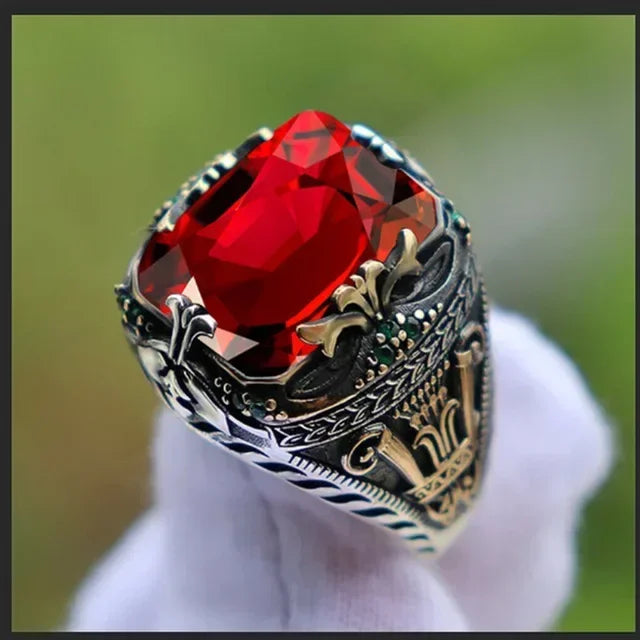 New Inlaid Emerald Men's Luxury Rings for Men Personality Retro Domineering Personality Ring To Attend The Banquet Party Jewelry