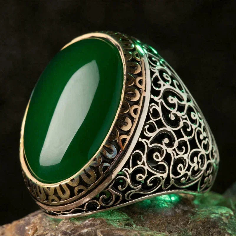 New Inlaid Emerald Men's Luxury Rings for Men Personality Retro Domineering Personality Ring To Attend The Banquet Party Jewelry