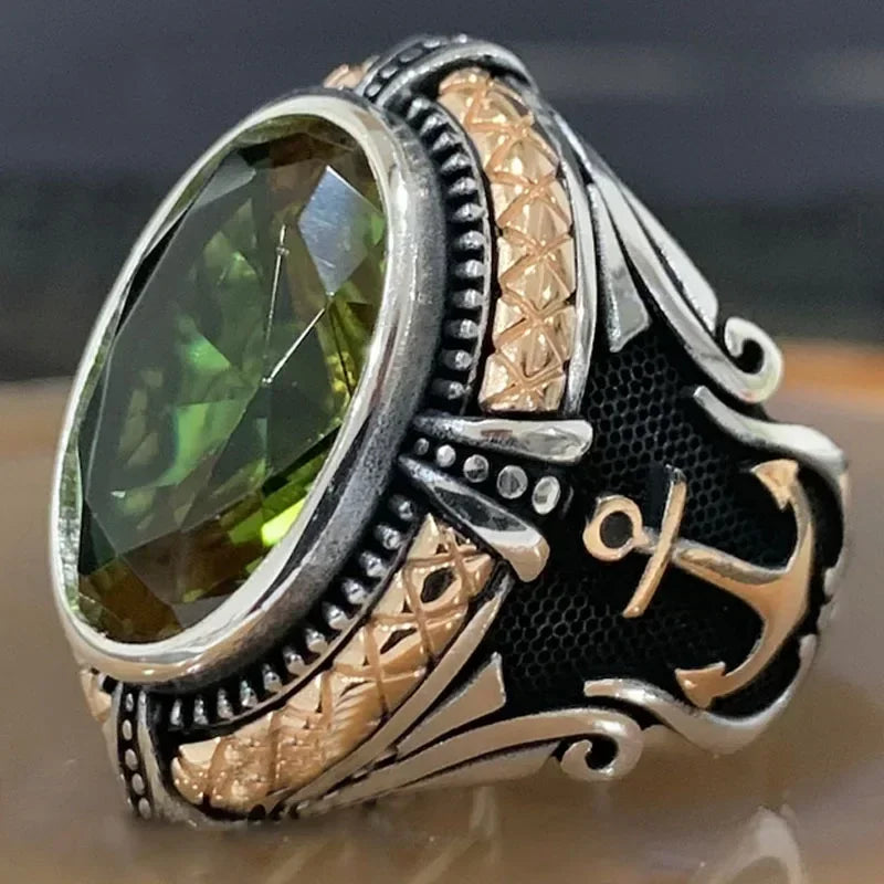 New Inlaid Emerald Men's Luxury Rings for Men Personality Retro Domineering Personality Ring To Attend The Banquet Party Jewelry