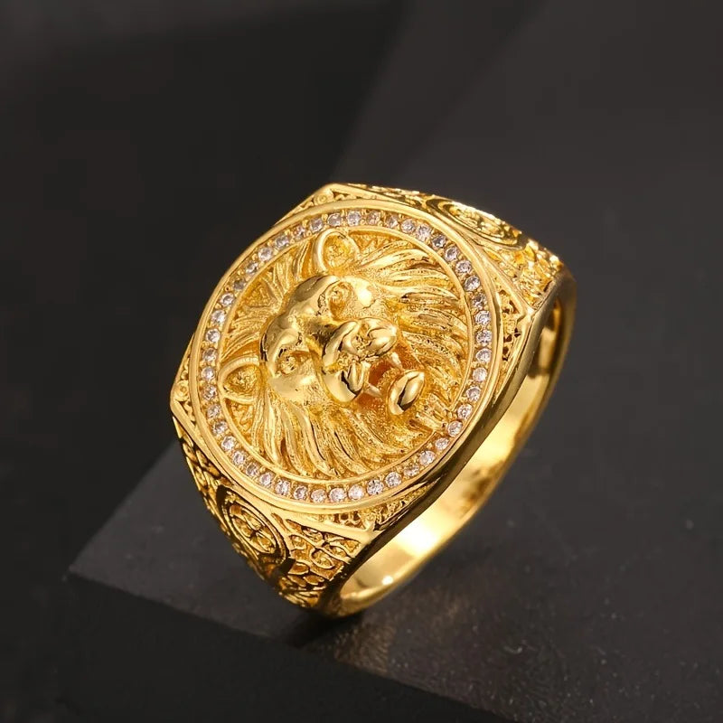 A slightly zircon Lion King ring for men and women