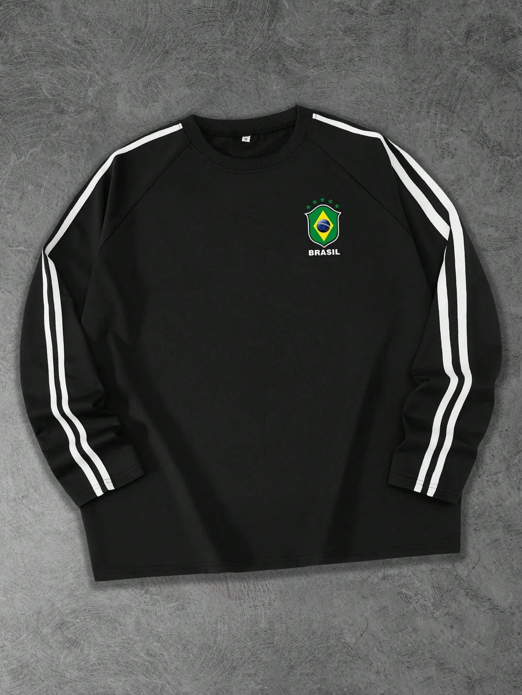 The new men's long-sleeved T-shirt for Spring and Autumn 2025 is casual soft and comfortable with 3D digital printing