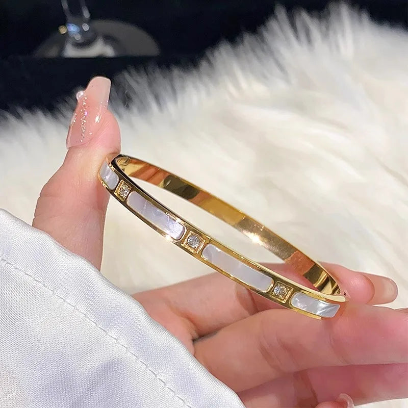 Elegant 8-piece Stainless Steel Bracelet Set With Rhinestone Embellishments, A Stylish Combination For Everyday Wear And Holiday