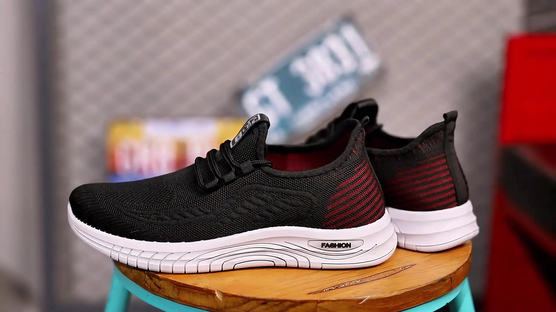 Lightweight Soft Bottom Men's Sports Shoes Slip-On Work Shoes Breathable Mesh round Toe Casual Shoes Summer Collection